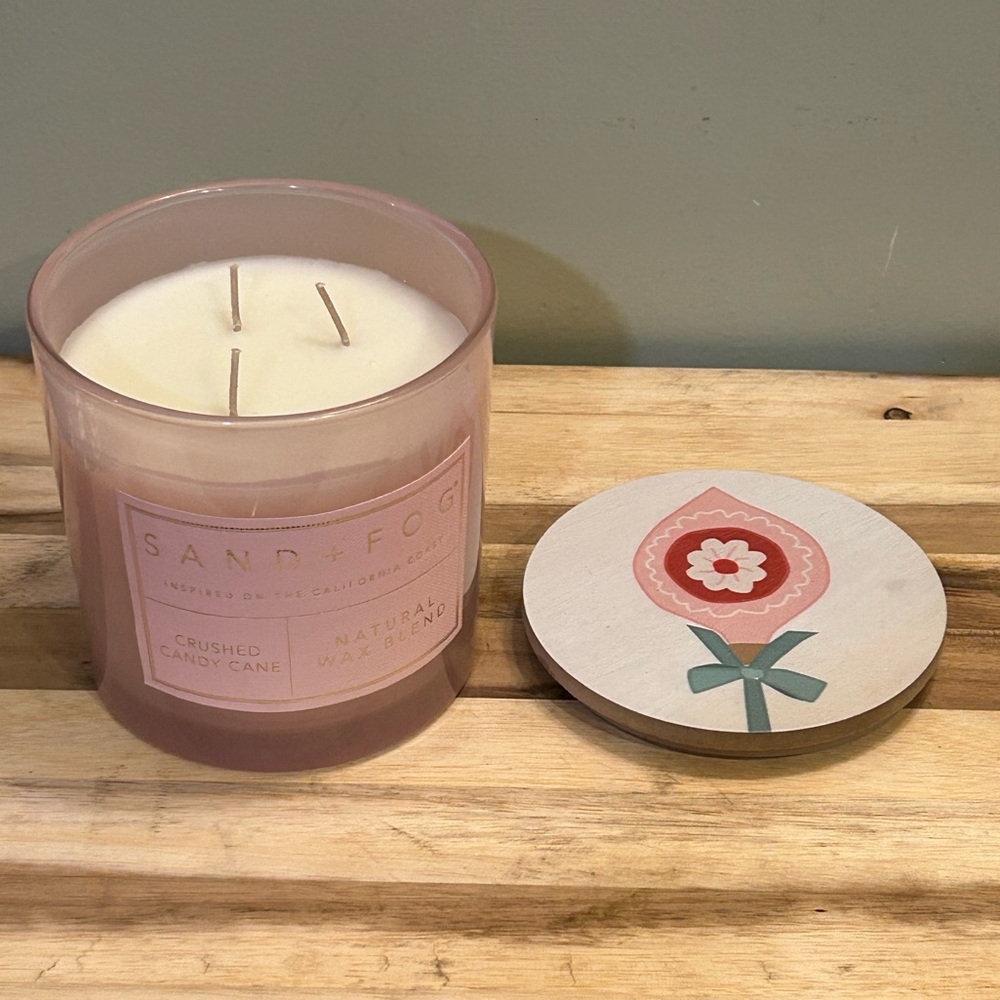 Brand new Sand and Fog Crushed Candy Cane Triple Wick Candle. - Picture 3 of 8